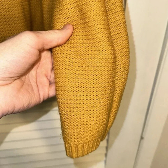 free for all women’s long sleeve sweater size medium gold color - Picture 5 of 5